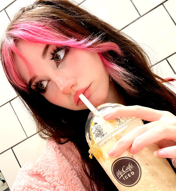 danielle.mercedie instagram image archive image