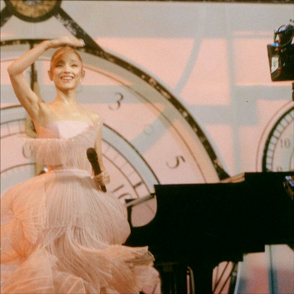 arianagrande instagram image archive image