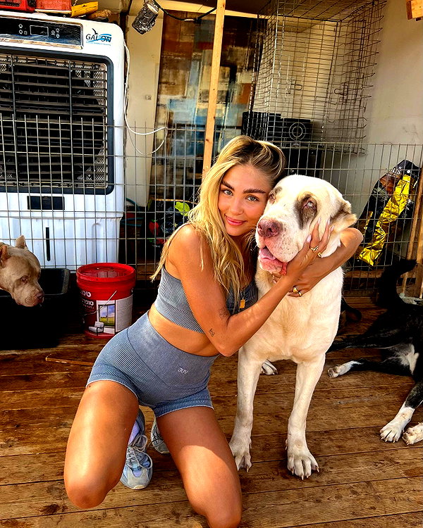 maya.keyy instagram image archive image