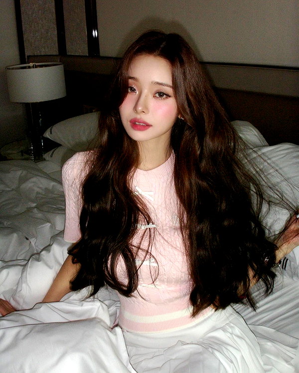 dear.zia instagram image archive image