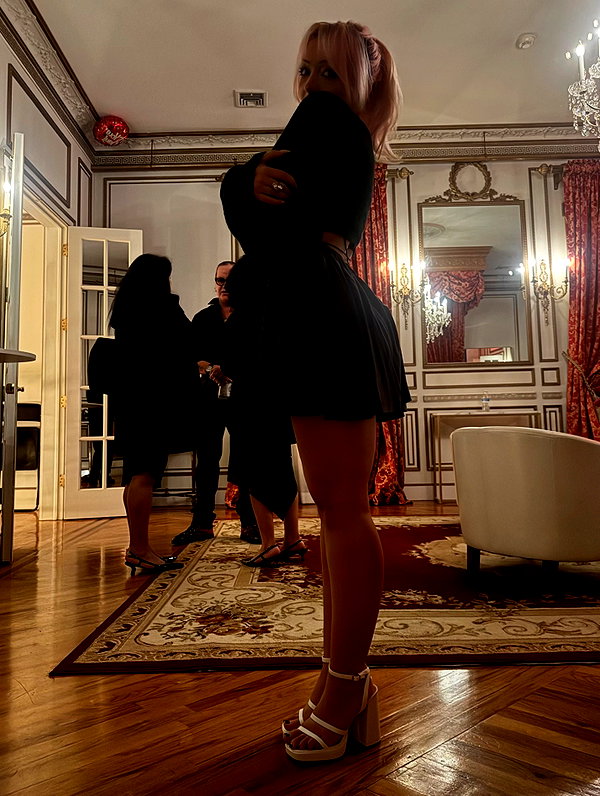 v.qx instagram image archive image