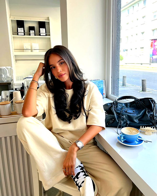 zoeliss instagram image archive image