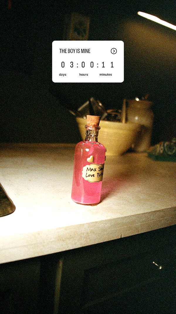 arianagrande instagram image archive image