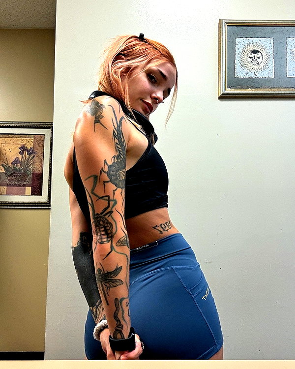 peachtoot.plz instagram image archive image