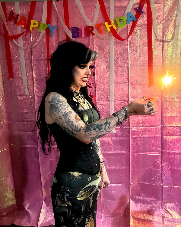 yeahimcaroline instagram image archive image