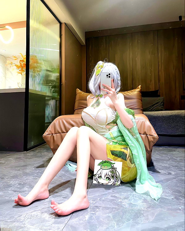 gallery_cosplayer instagram image archive image