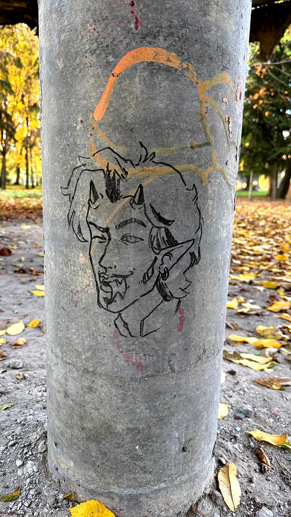 Archived image from @aly.revolver on Instagram