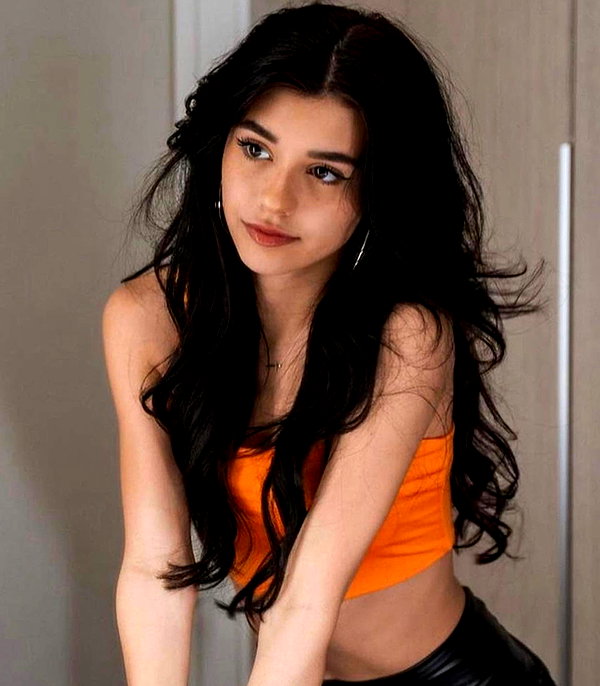 baddiesessence instagram image archive image
