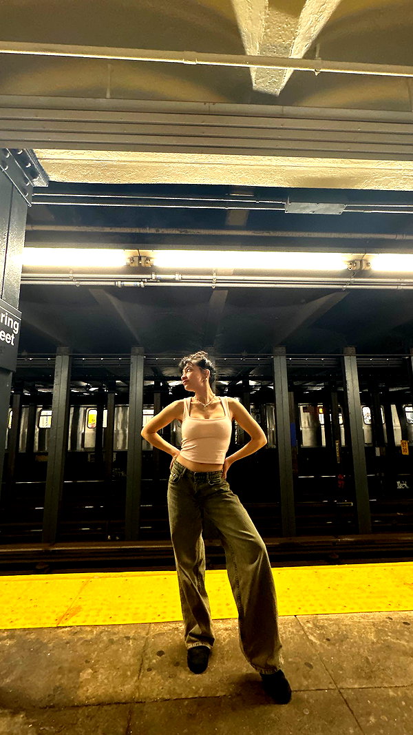 romi_henenson instagram image archive image
