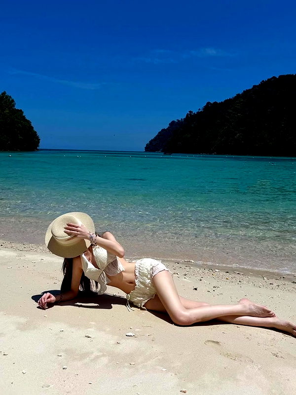lyhythuedoxinh instagram image archive image