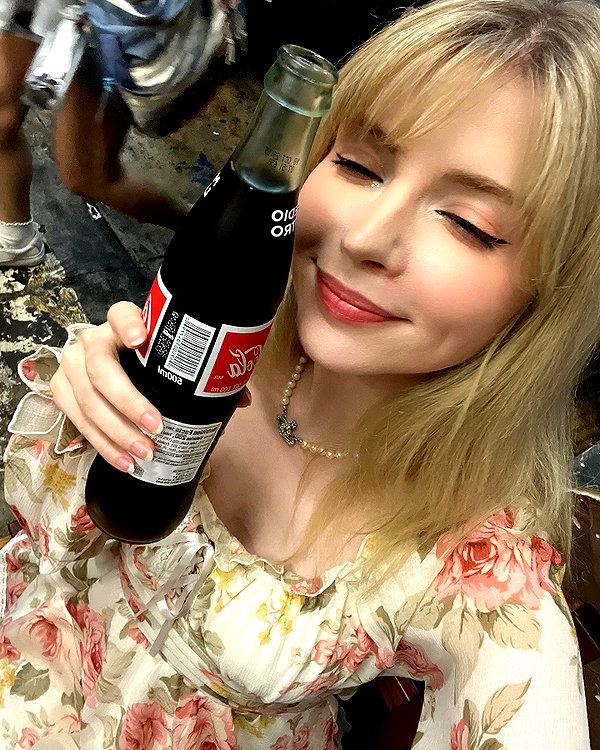 peachmilky_ instagram image archive image