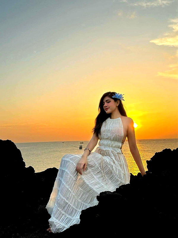lyhythuedoxinh instagram image archive image