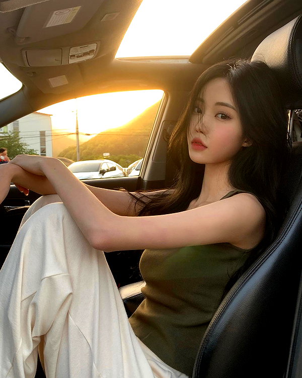 daxbin instagram image archive image