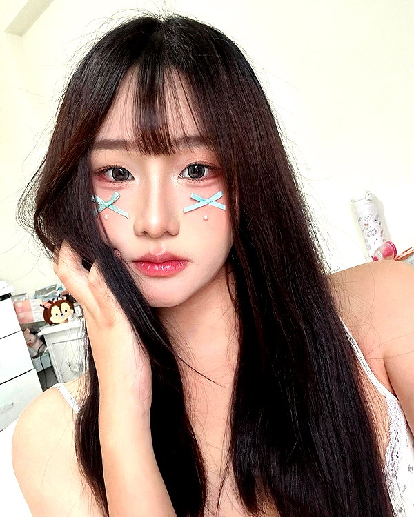 lai_931201 instagram image archive image