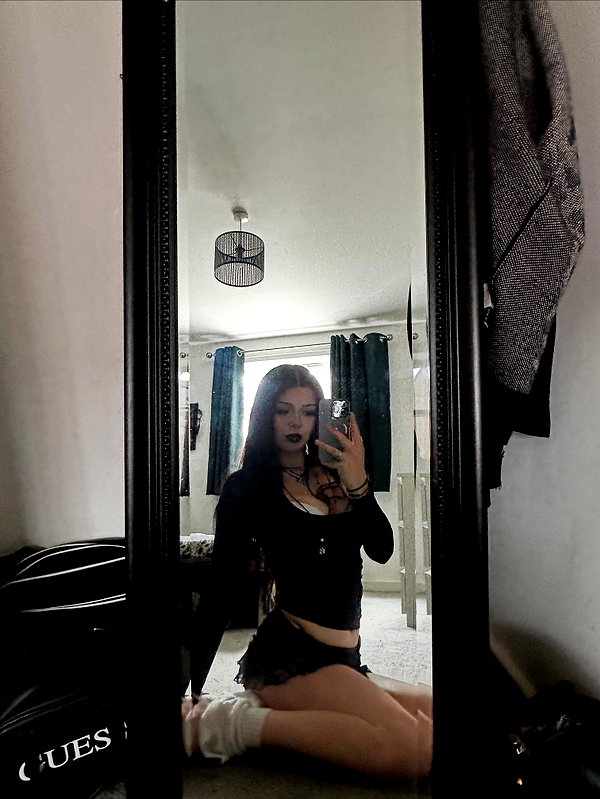 __dedgrl instagram image archive image