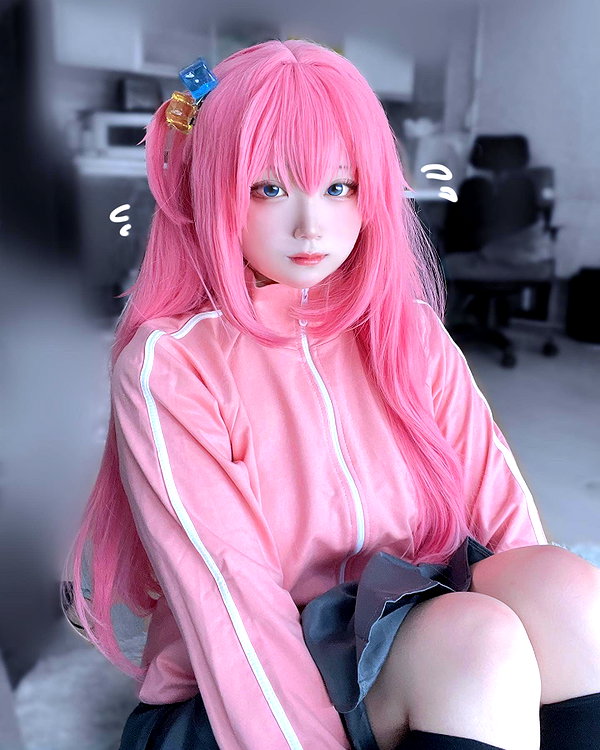 purinn_cos instagram image archive image