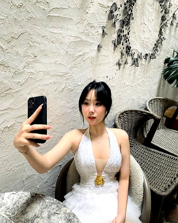 lyhythuedoxinh instagram image archive image