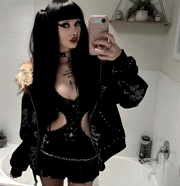 livindeadyaz instagram image archive image