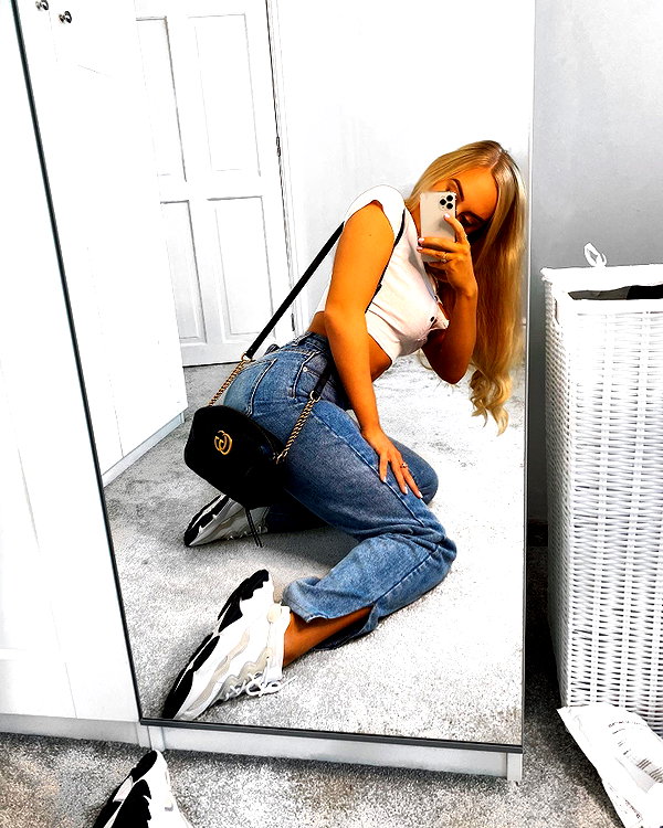 rhiannonbluee instagram image archive image