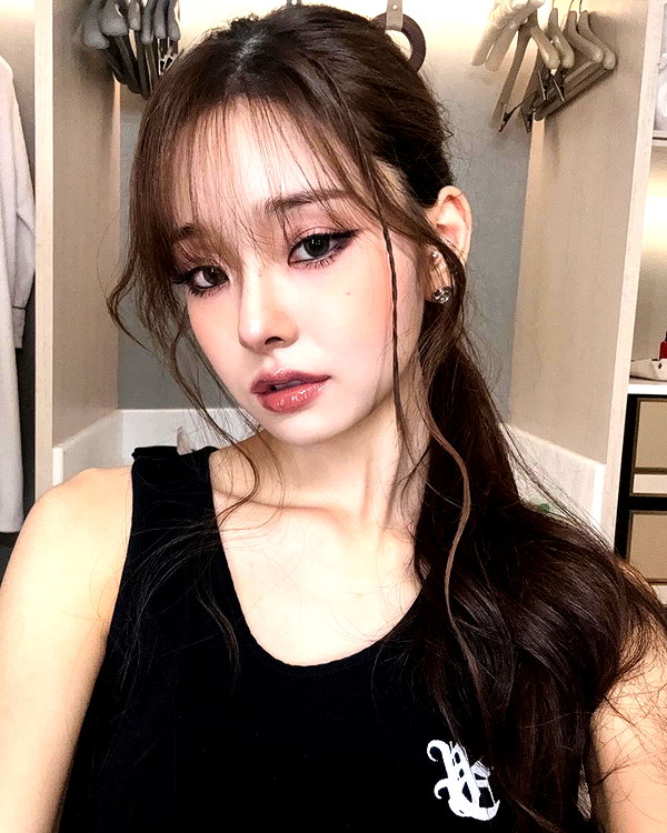 dear.zia instagram image archive image
