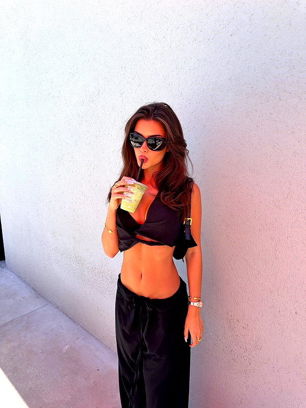 oliviaphillipps instagram image archive image