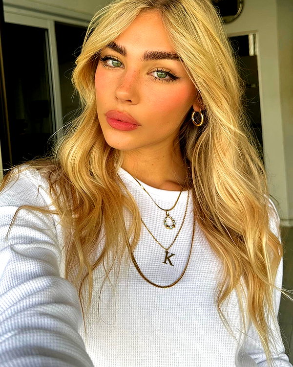 maya.keyy instagram image archive image