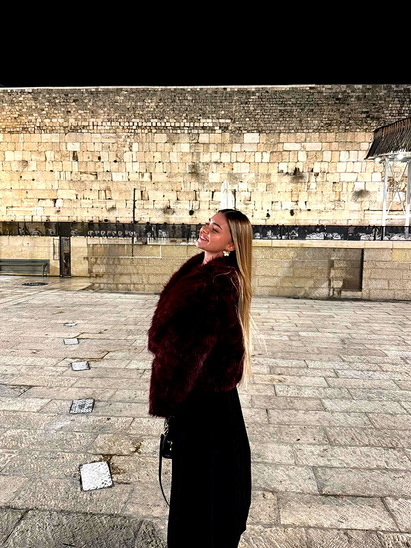 daniella_zeldis instagram image archive image
