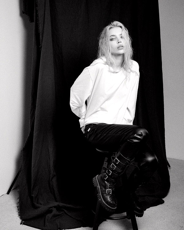 anya4everr instagram image archive image