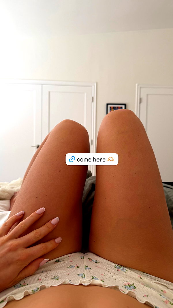 carolinezalog instagram image archive image