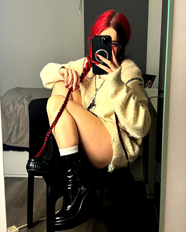 _roniira instagram image archive image