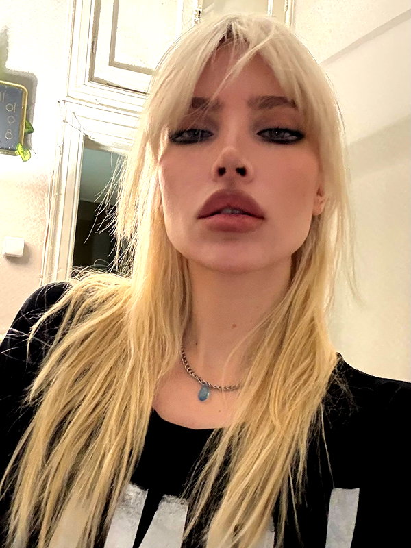 anya4everr instagram image archive image