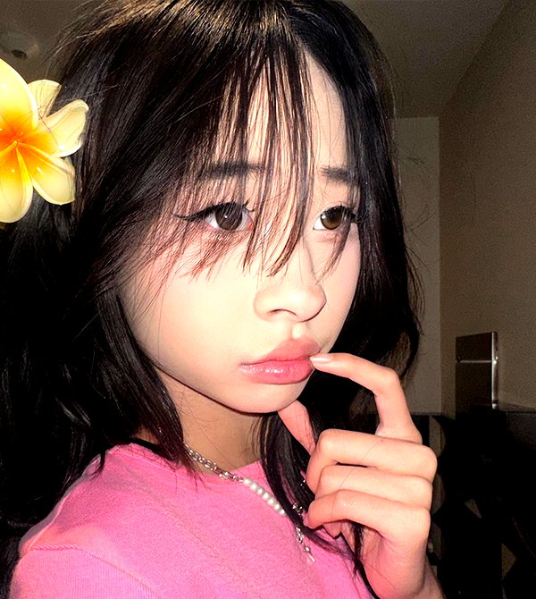 princessamelia_official instagram image archive image