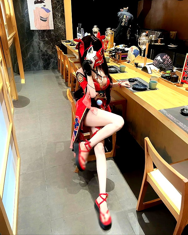 gallery_cosplayer instagram image archive image