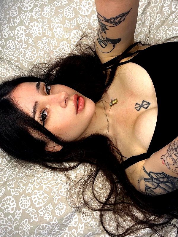 cata.leyah instagram image archive image