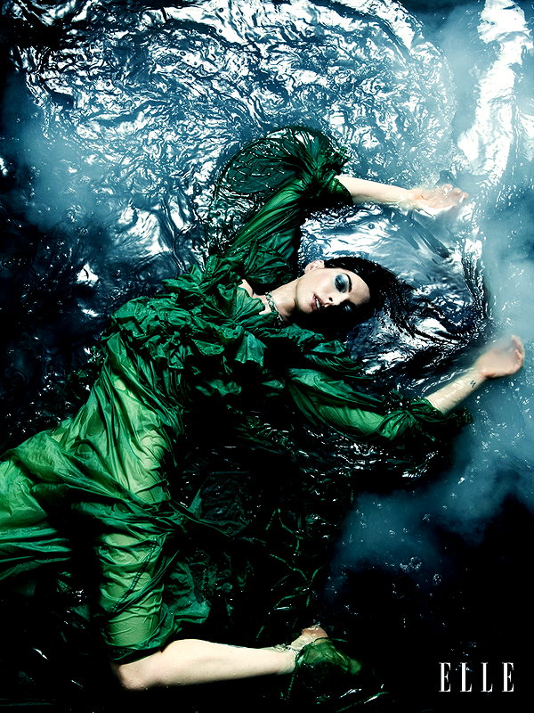 annehathaway instagram image archive image