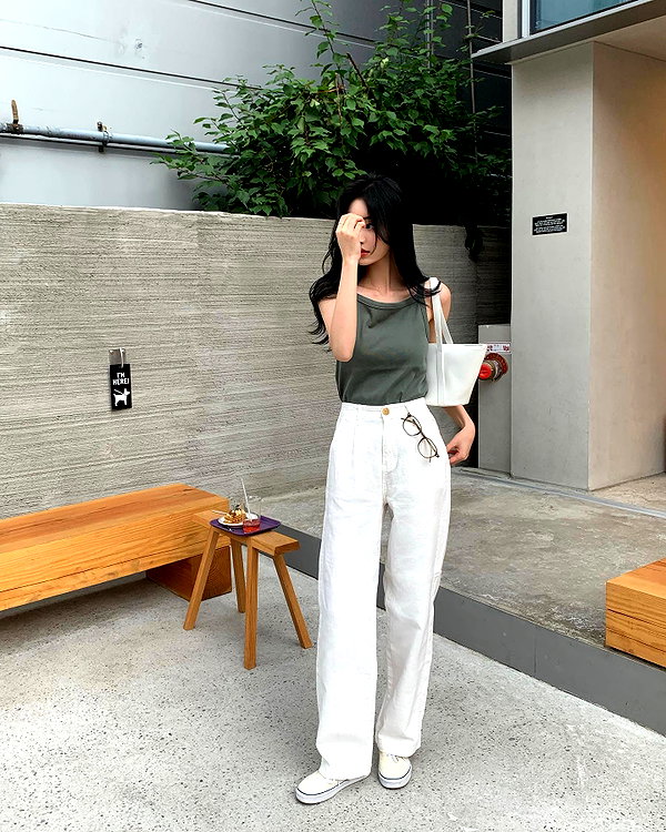 daxbin instagram image archive image