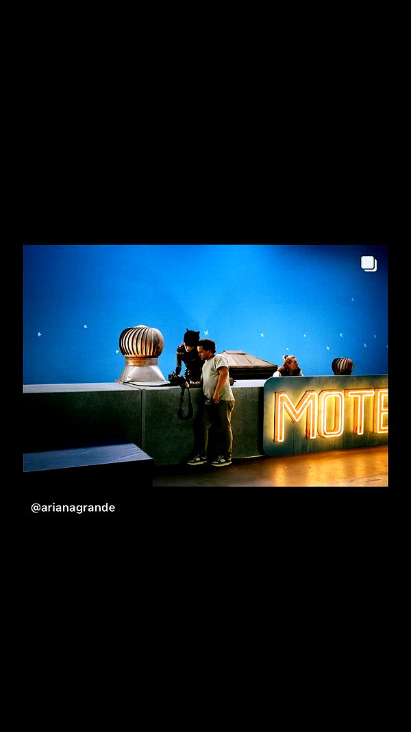arianagrande instagram image archive image
