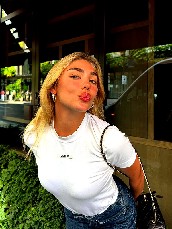 maya.keyy instagram image archive image