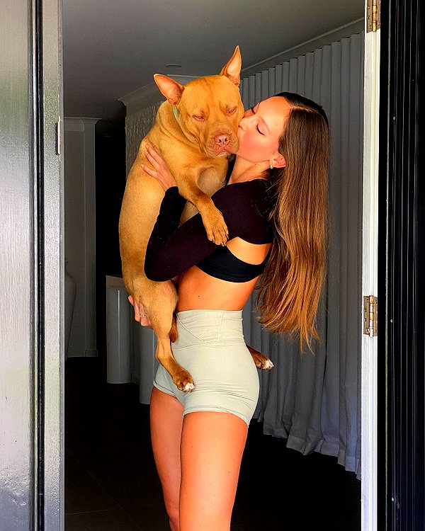 olivia.mathers instagram image archive image