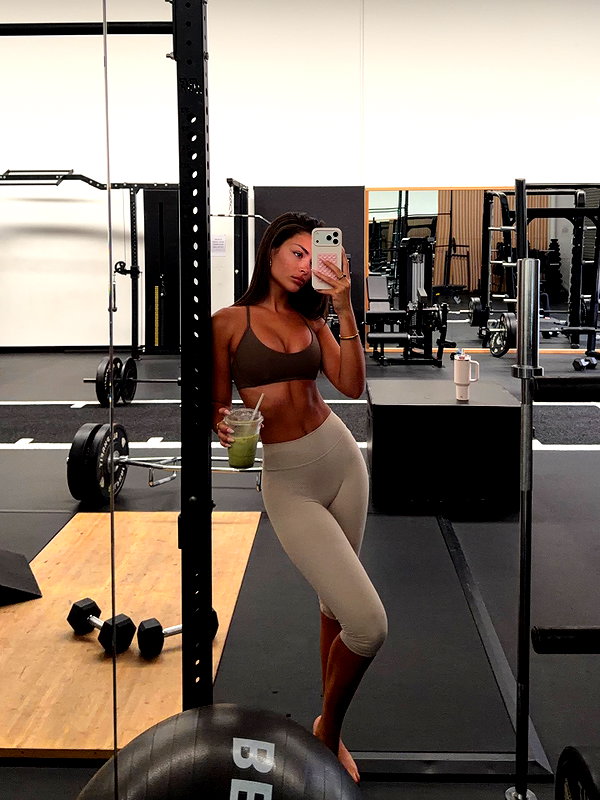 oliviaphillipps instagram image archive image