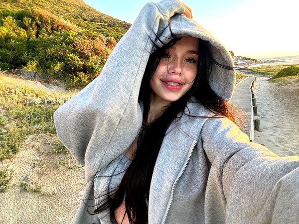 lyna_com2000 instagram image archive image
