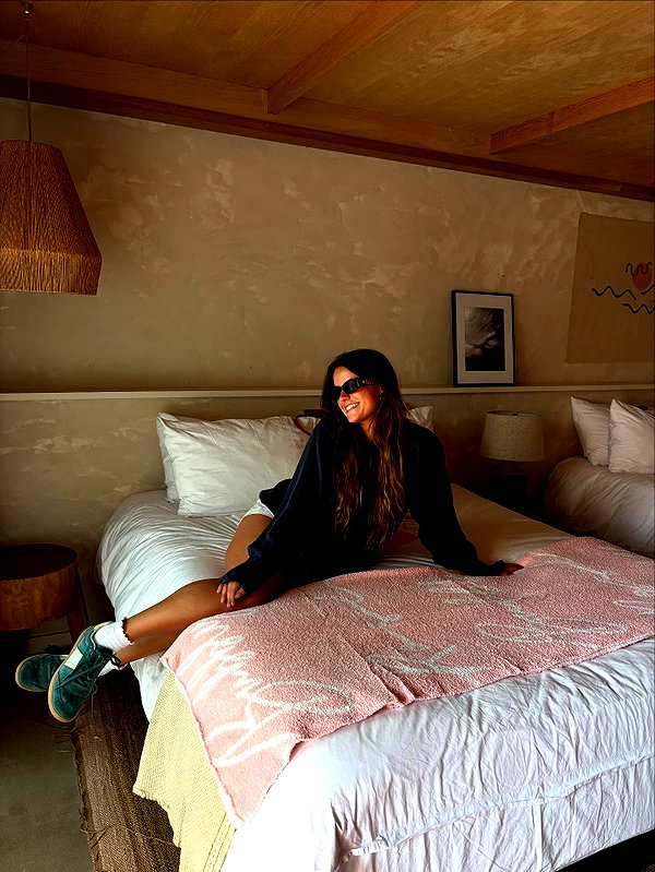 isabella.lauren instagram image archive image