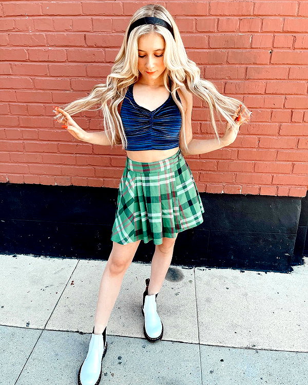 ellianawalmsley instagram image archive image