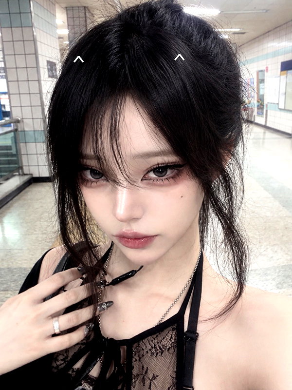 Archived image from @owol.xx on Instagram