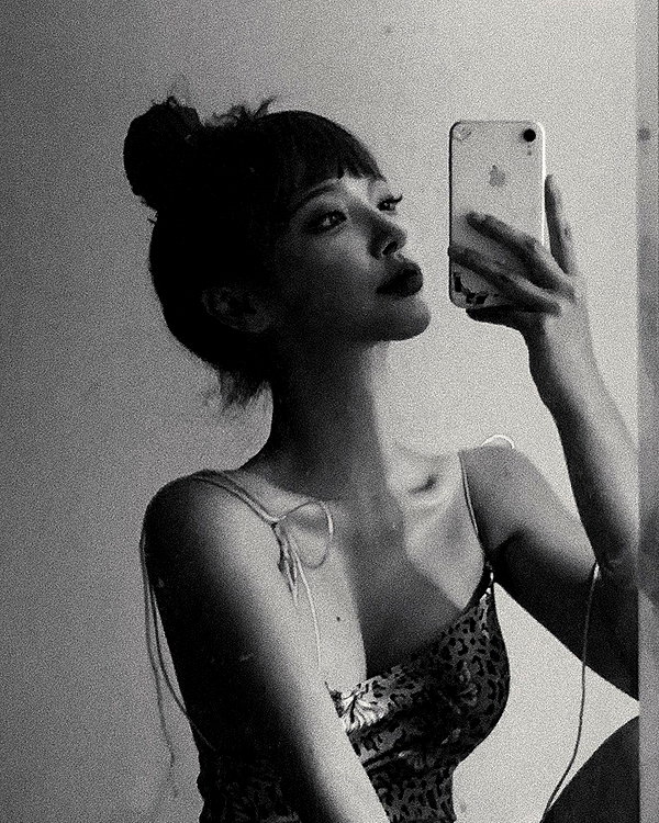 Archived image from @heroineseen on Instagram