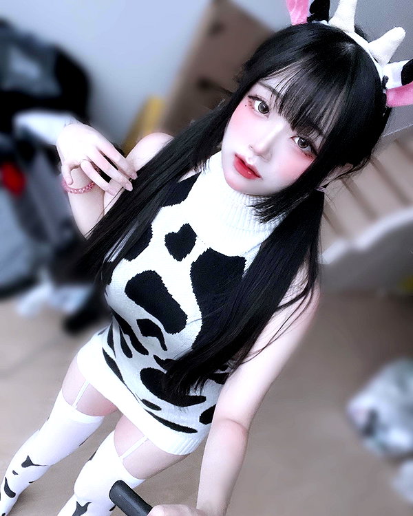 purinn_cos instagram image archive image