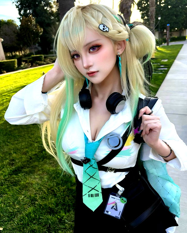 miee_cos instagram image archive image