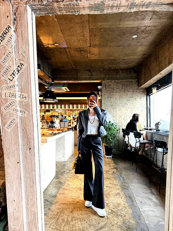 dear.zia instagram image archive image