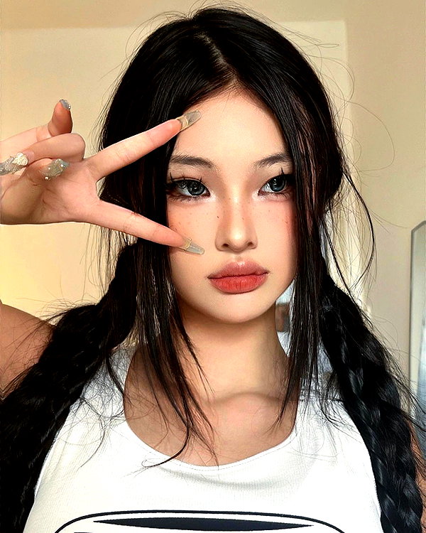 ll.lu1s instagram image archive image