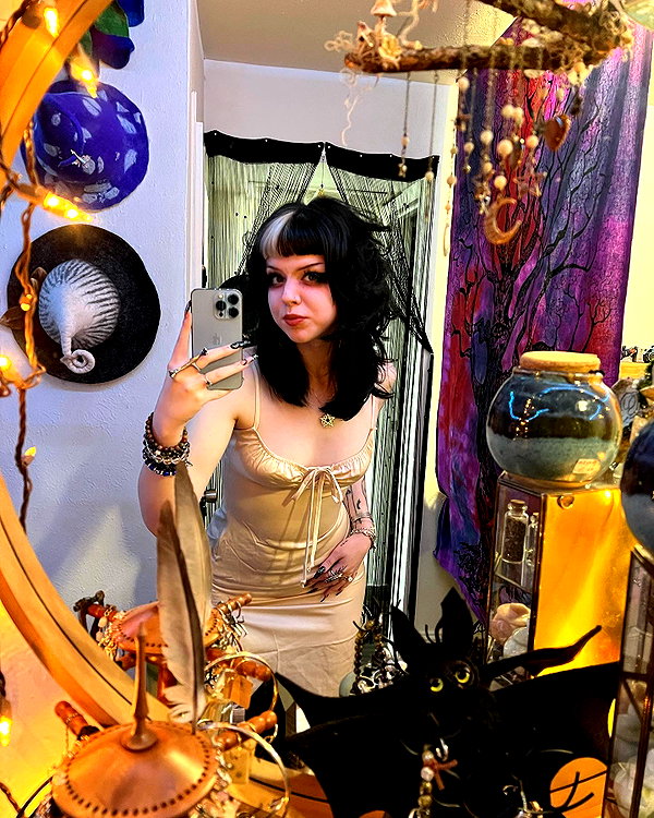 yeahimcaroline instagram image archive image